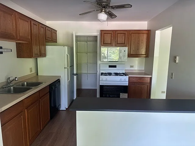 380 Heather Ct #2B — Photo 5