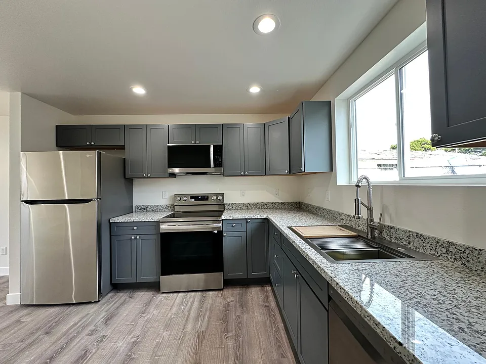 545 C St #8