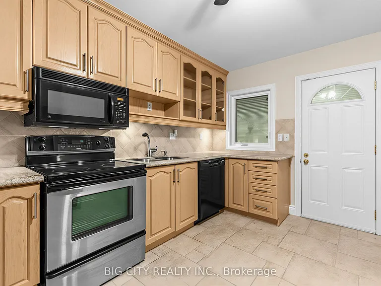 30 Lozoway Dr — Photo 12