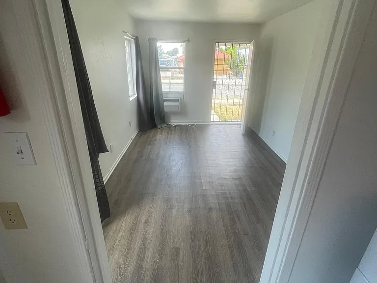 1237 Massachusetts Ave #1237 — Photo 3