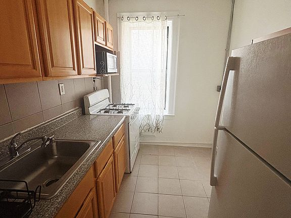 2nd image of 2213 Cropsey Ave #D4