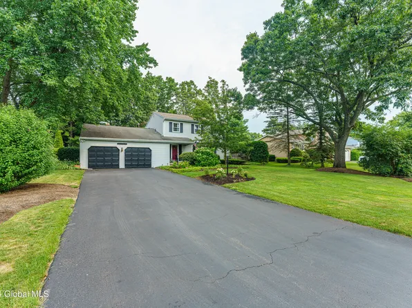 7 Bethwood Drive, Loudonville, NY 12211