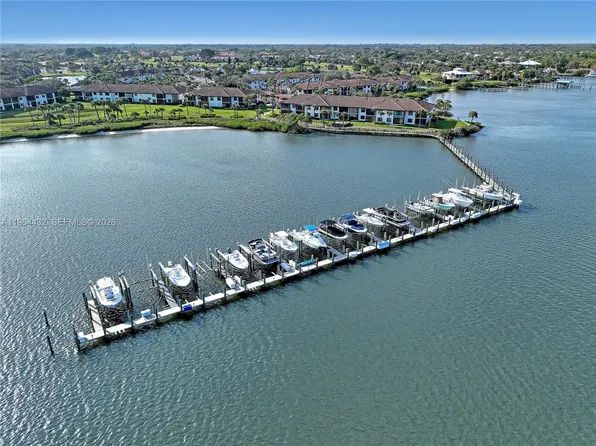 6062 SE Landing Way APT 10, Stuart, FL 34997