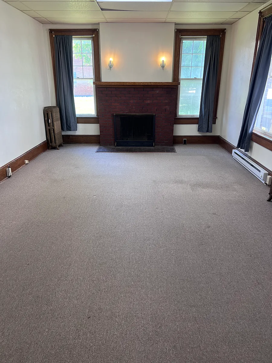 Building Photo - 127 W King St #2