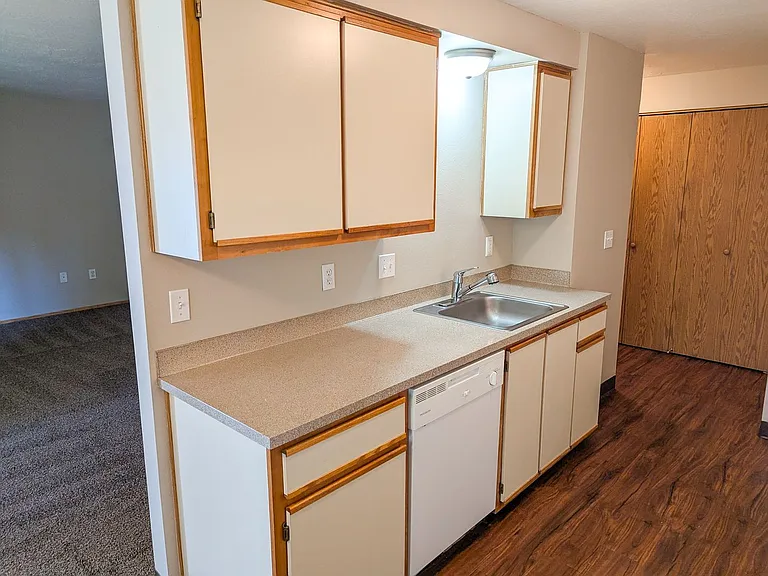 Silverwood Apartments — Photo 20