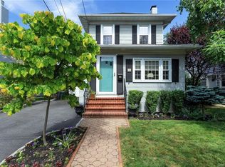 45 Rhodes St, New Rochelle, NY 10801