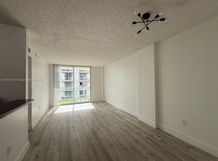 5091 NW 7th St APT 810, Miami, FL 33126