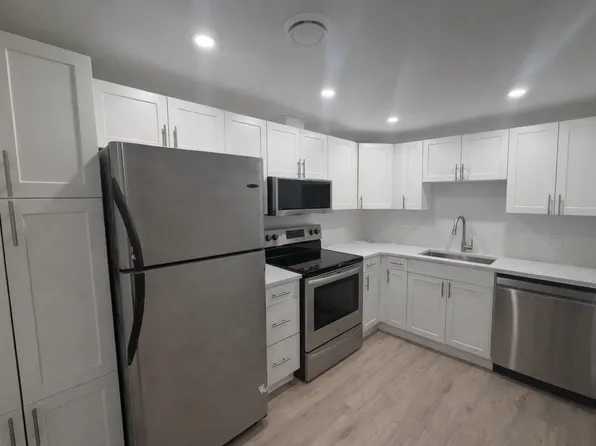 10816 64th Ave NW, Edmonton, AB T6H 1T2