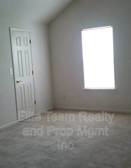 111 Fairmont Cir — Photo 7