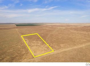 229 Devils Den Rd, Lost Hills, CA 93249