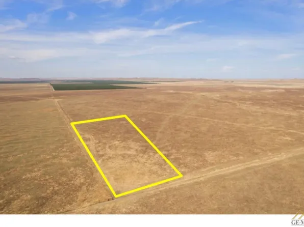 229 Devils Den Rd, Lost Hills, CA 93249