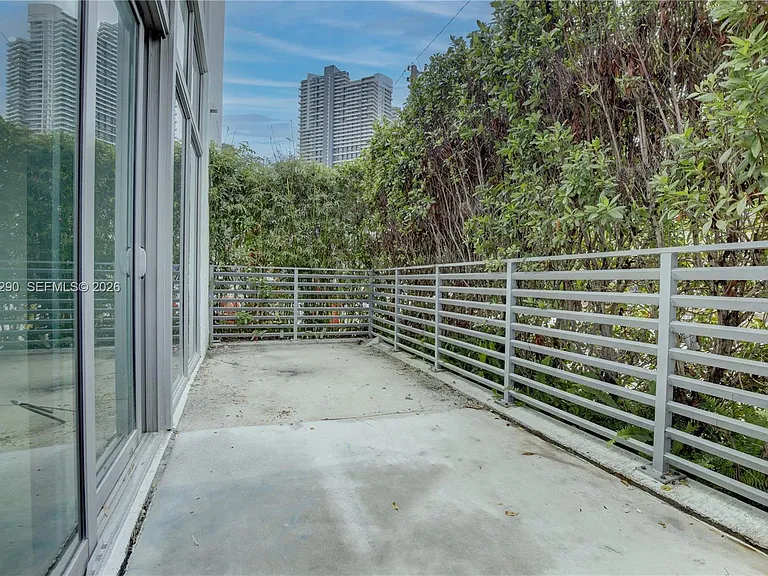 1600 SW 1st Ave #Townhouse 09 — Photo 5