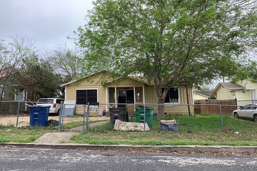 1st image of 207 Grecian Dr