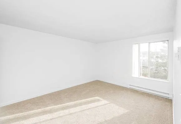 Kentbrook Apartments — Photo 15