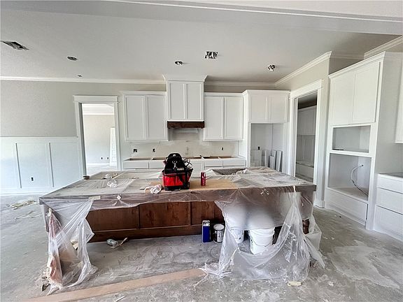 4th image of 6923 Ellehue Ln