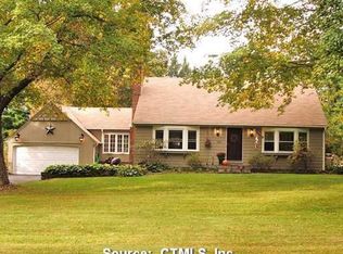 114 Wadhams Rd, Bloomfield, CT 06002