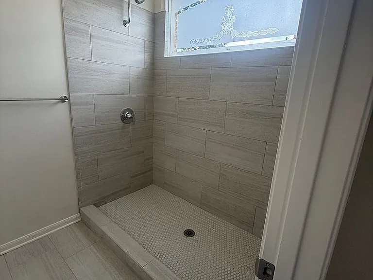 206 Cambridge Rd — Photo 33