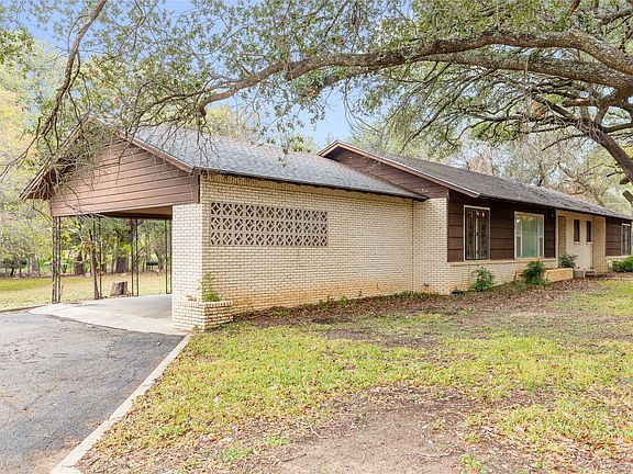 3rd image of 3904 Oakdale Dr