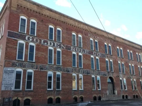 122 S Crim Ave, Belington, WV