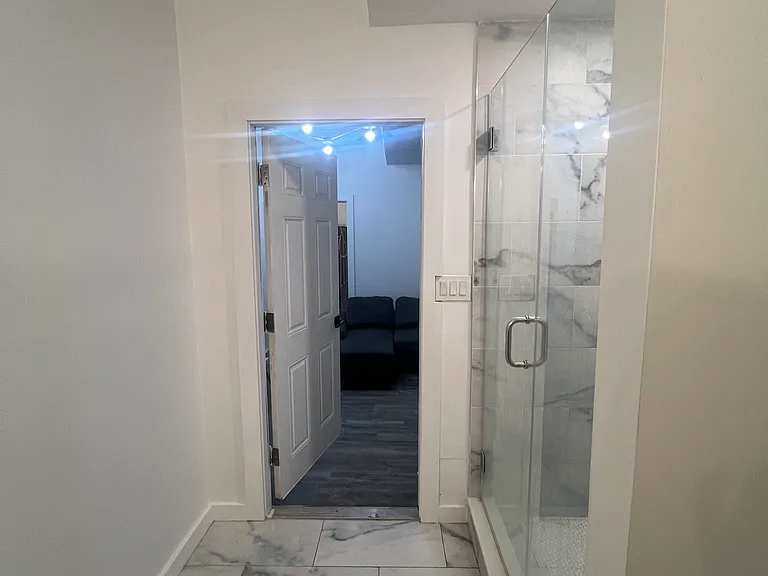455 Pavonia Ave #1B — Photo 5