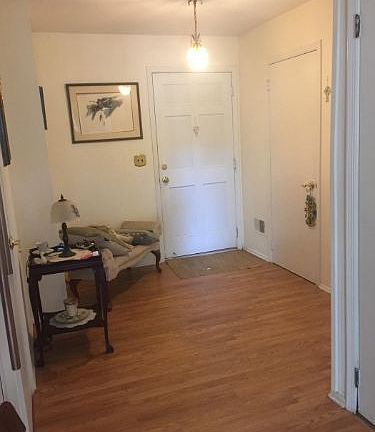 5th image of 935 Alden Dr