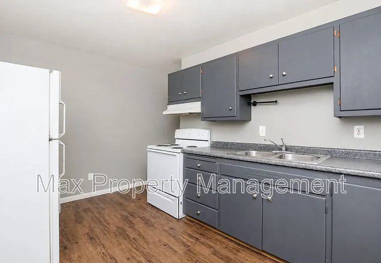 3422 SW 8th St — Photo 15