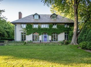 2233 Orrington Ave, Evanston, IL 60201