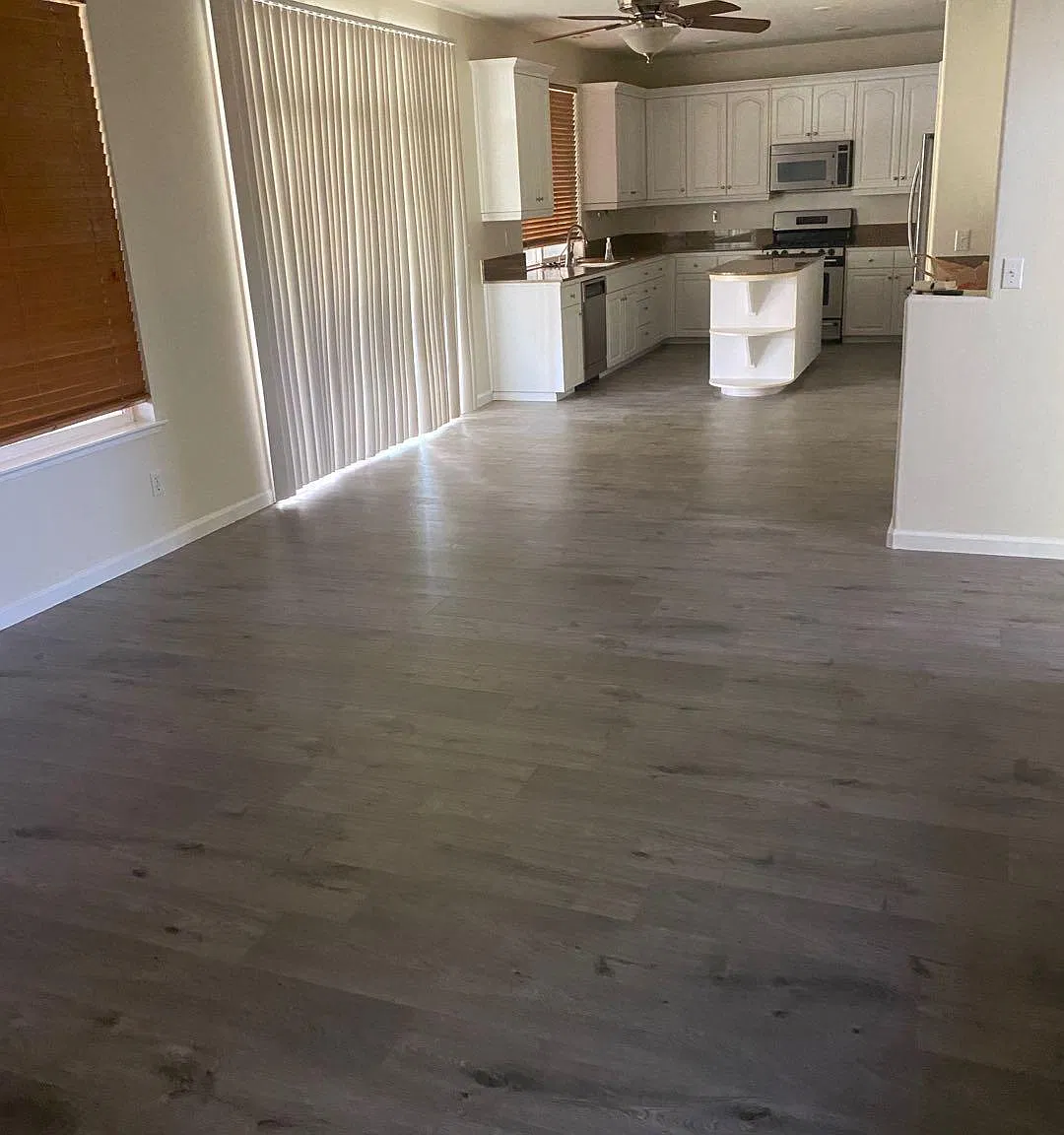 4 bed, 2.5 bath, 2400 sqft, $3,000 — Photo 3
