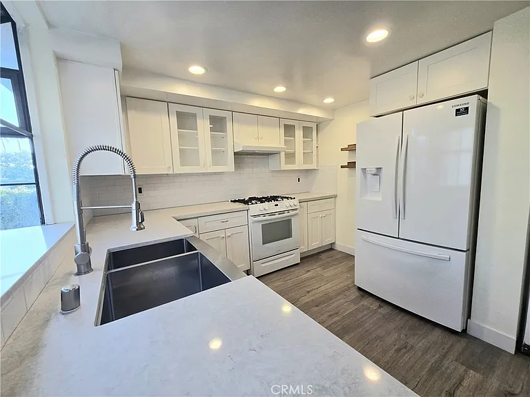 18445 Hatteras St #603 — Photo 12