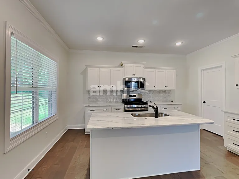 4130 Vineyard Dr — Photo 4