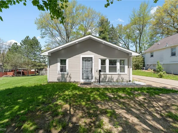 1515 39th St NW, Canton, OH 44709