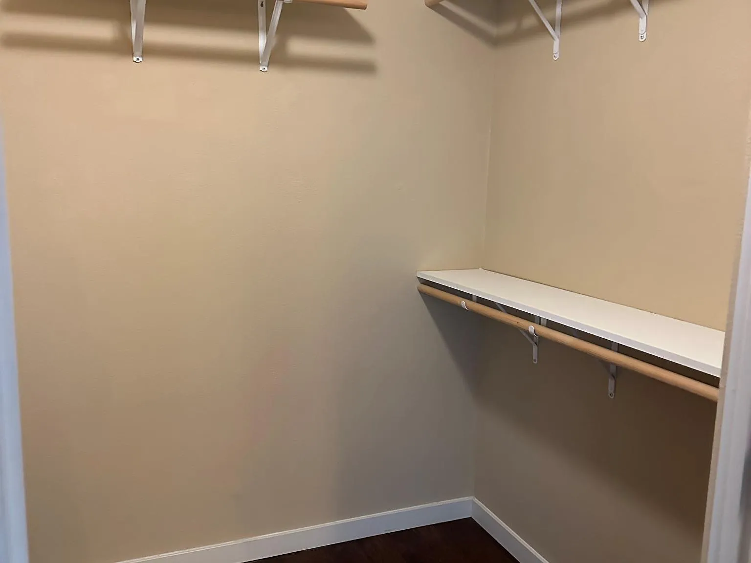 2 bed, 1375 sqft, $1,990 — Photo 4
