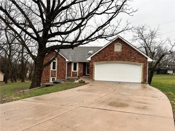 1141 NE Hunters Rdg, Lees Summit, MO 64086