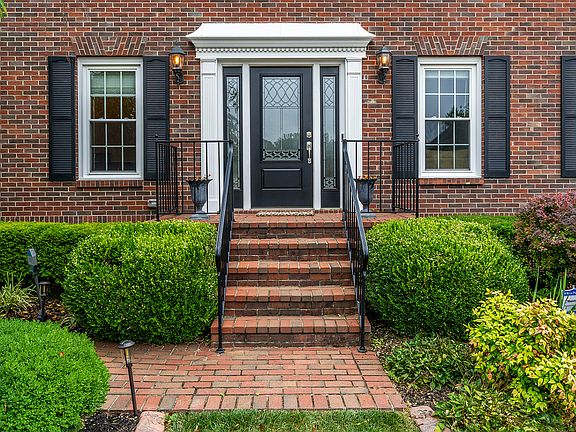 5th image of 5015 Venetian Way