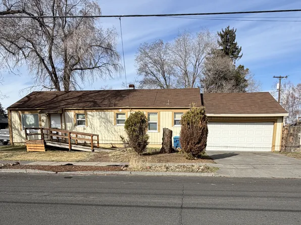 1039 SW Cascade Ave, Redmond, OR 97756