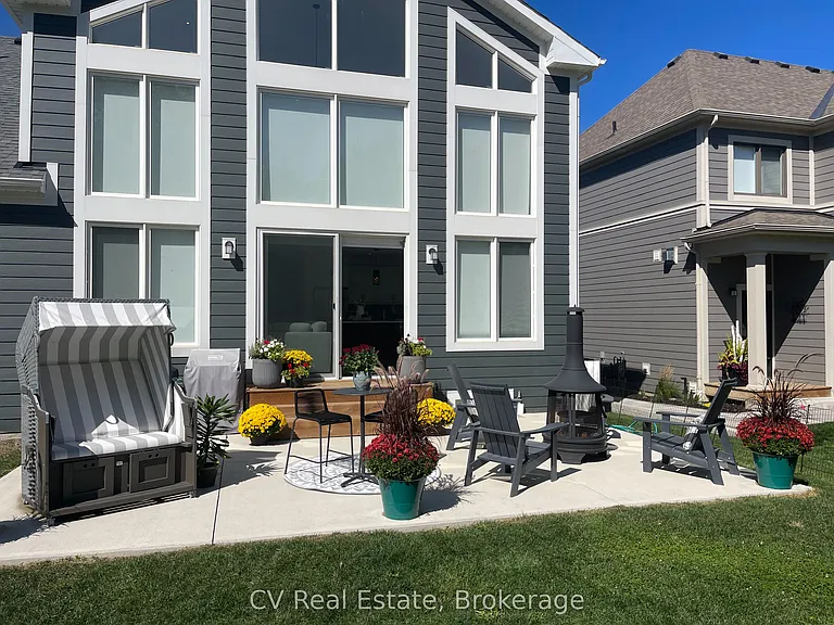 115 Stillwater Cres — Photo 8