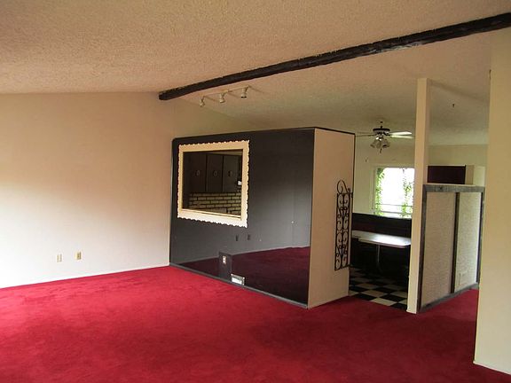 4224 Seaway Kitchen 2_12262016