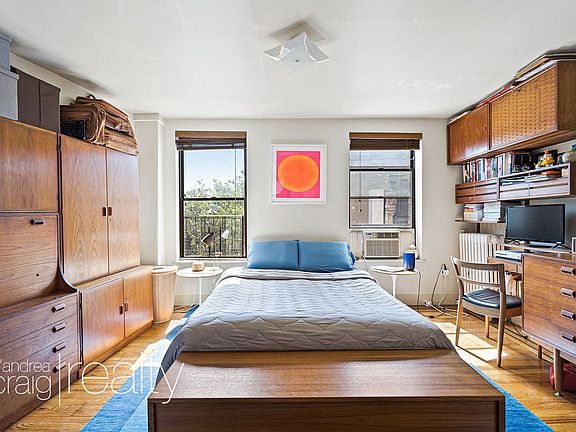 3rd image of 312 Degraw St #1