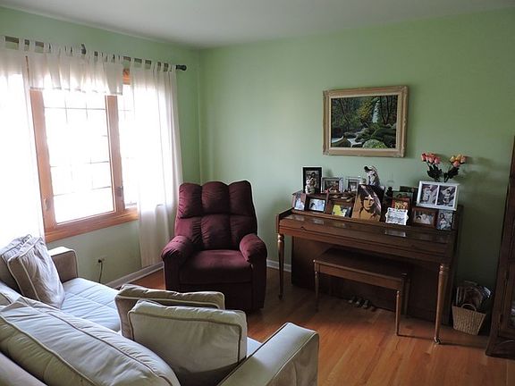 3rd image of 20054 Orchard Ave