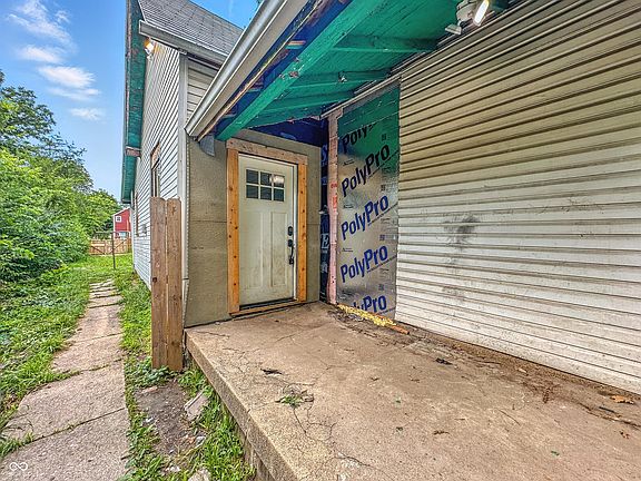 5th image of 2426 N Lasalle St