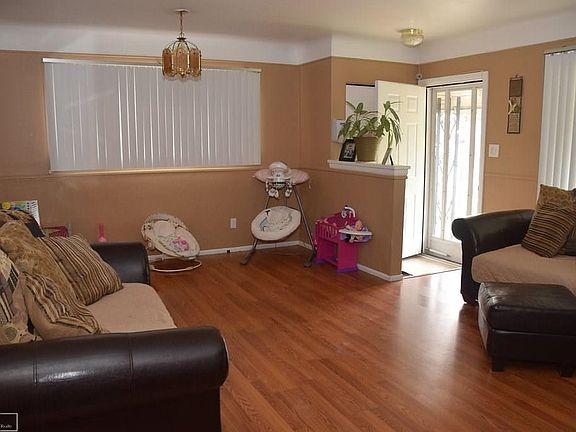 4th image of 28810 Los Olas Dr