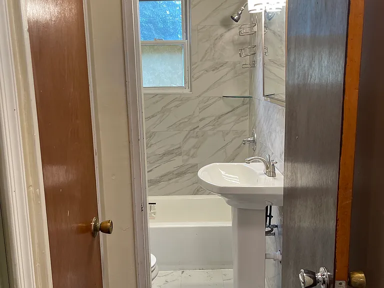 215 Elbridge St — Photo 15