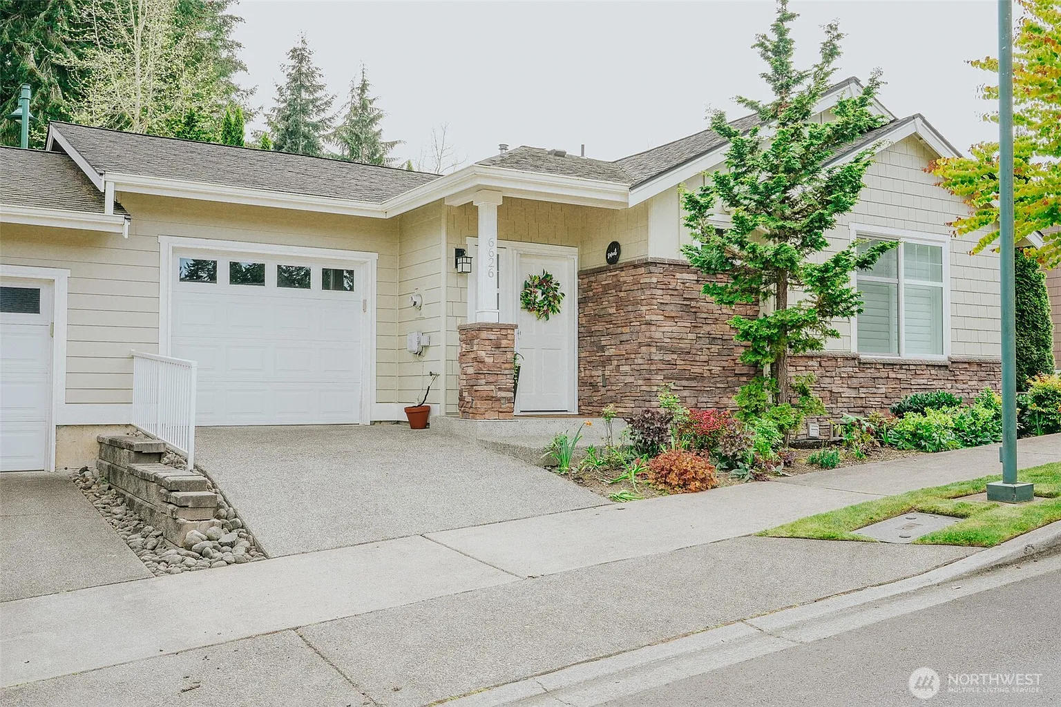 6626 Hunt Highlands Loop photo 1