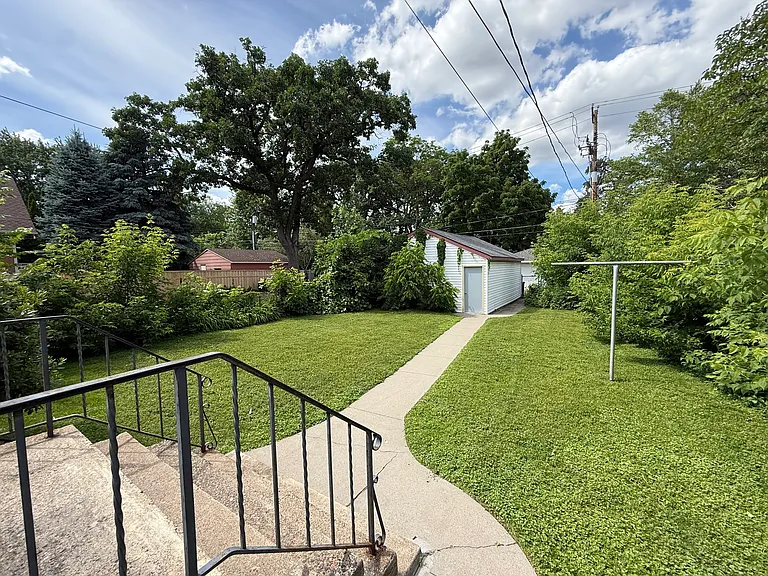 1367 Grand Ave — Photo 22