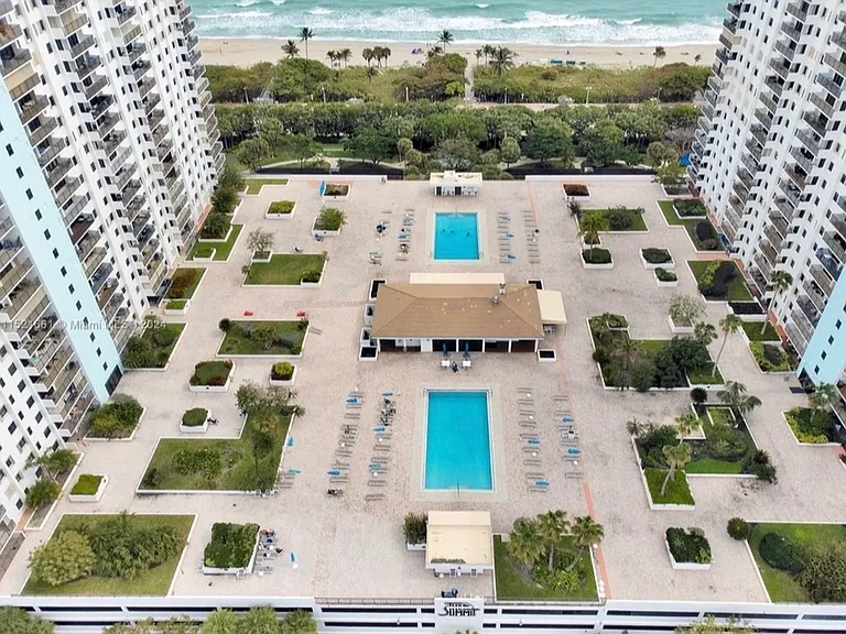 1201 S Ocean Dr — Photo 35