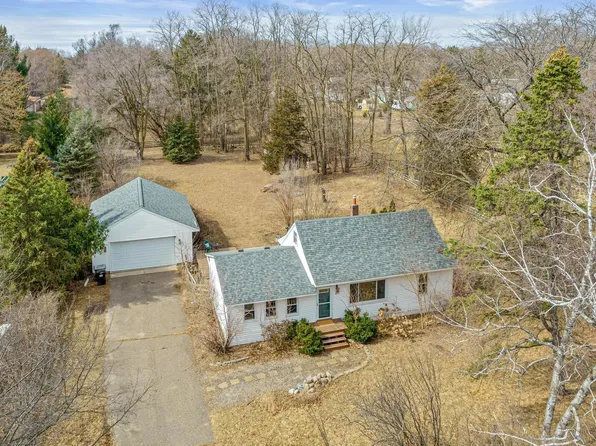 6841 Sunrise Dr, Lino Lakes, MN 55014
