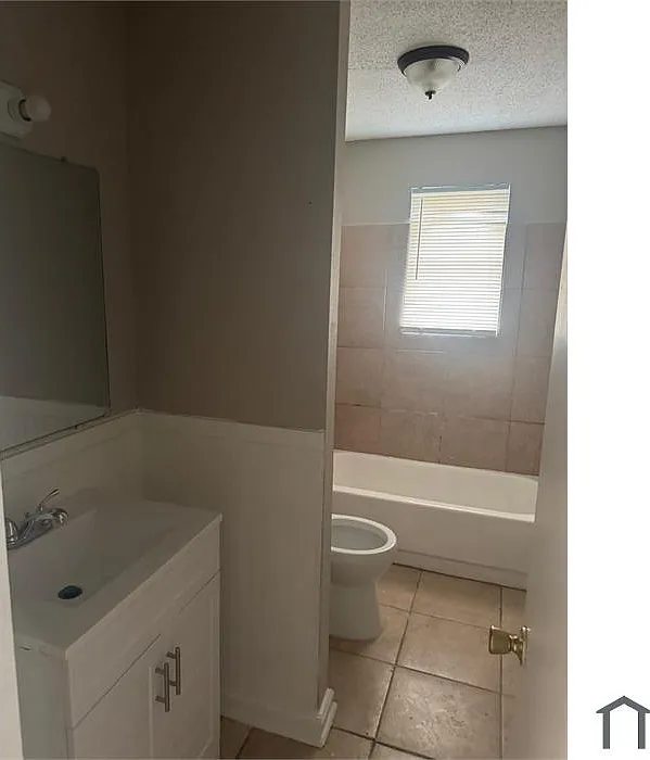 2 bed, $950 — Photo 3