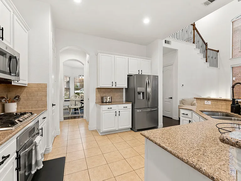 1478 Cambridge Dr — Photo 6