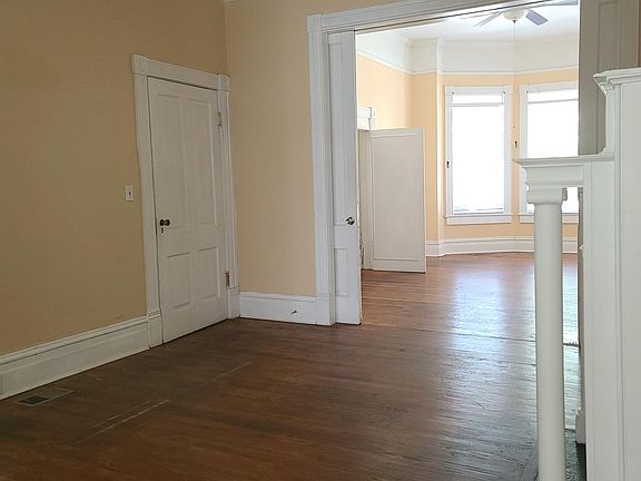 5th image of 319 W 33rd St #A
