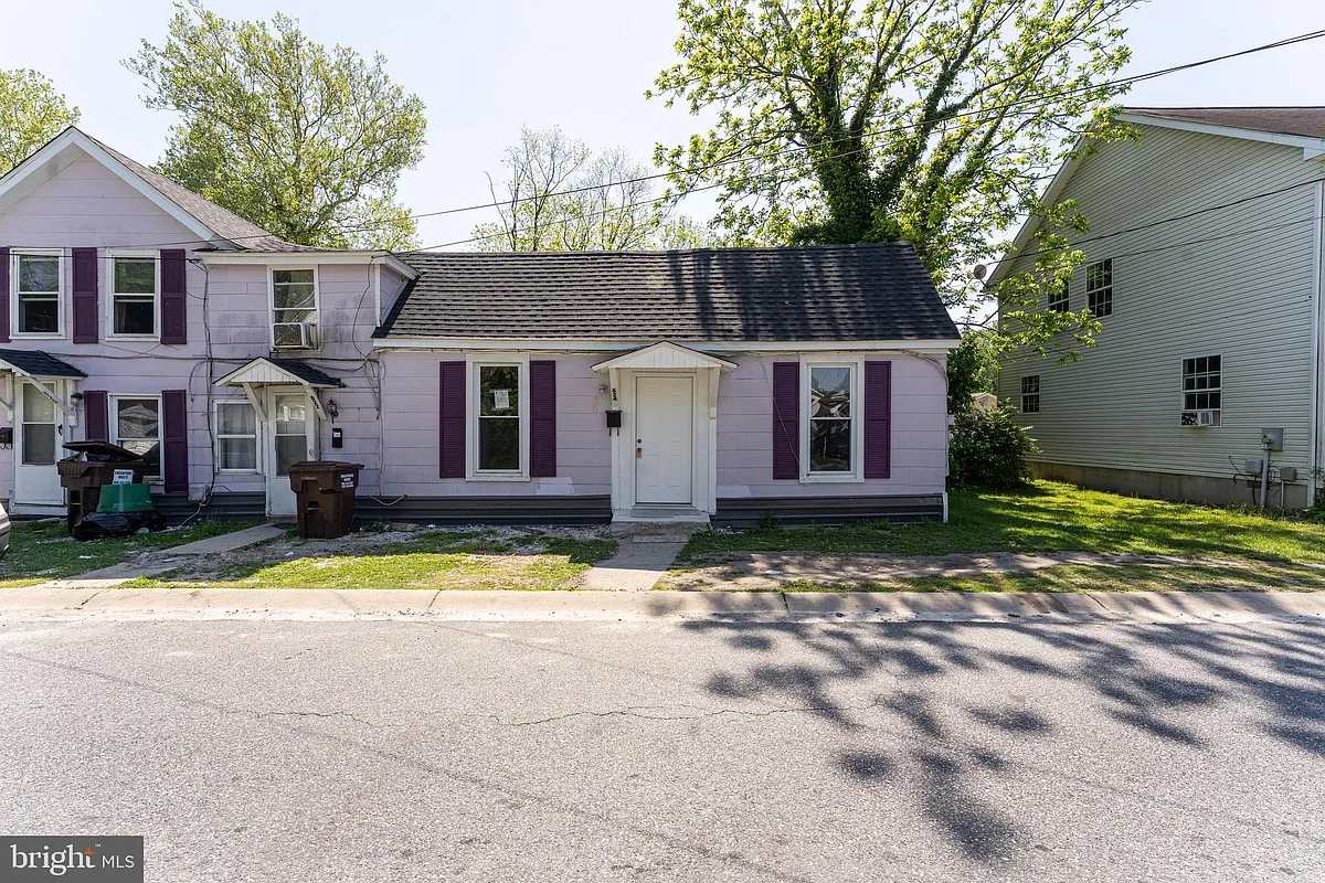 Building Photo - 824 Park Ln